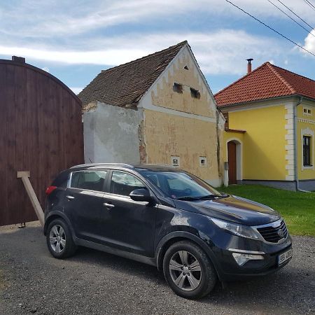Ubytovani Agnes Jaronice Exterior photo