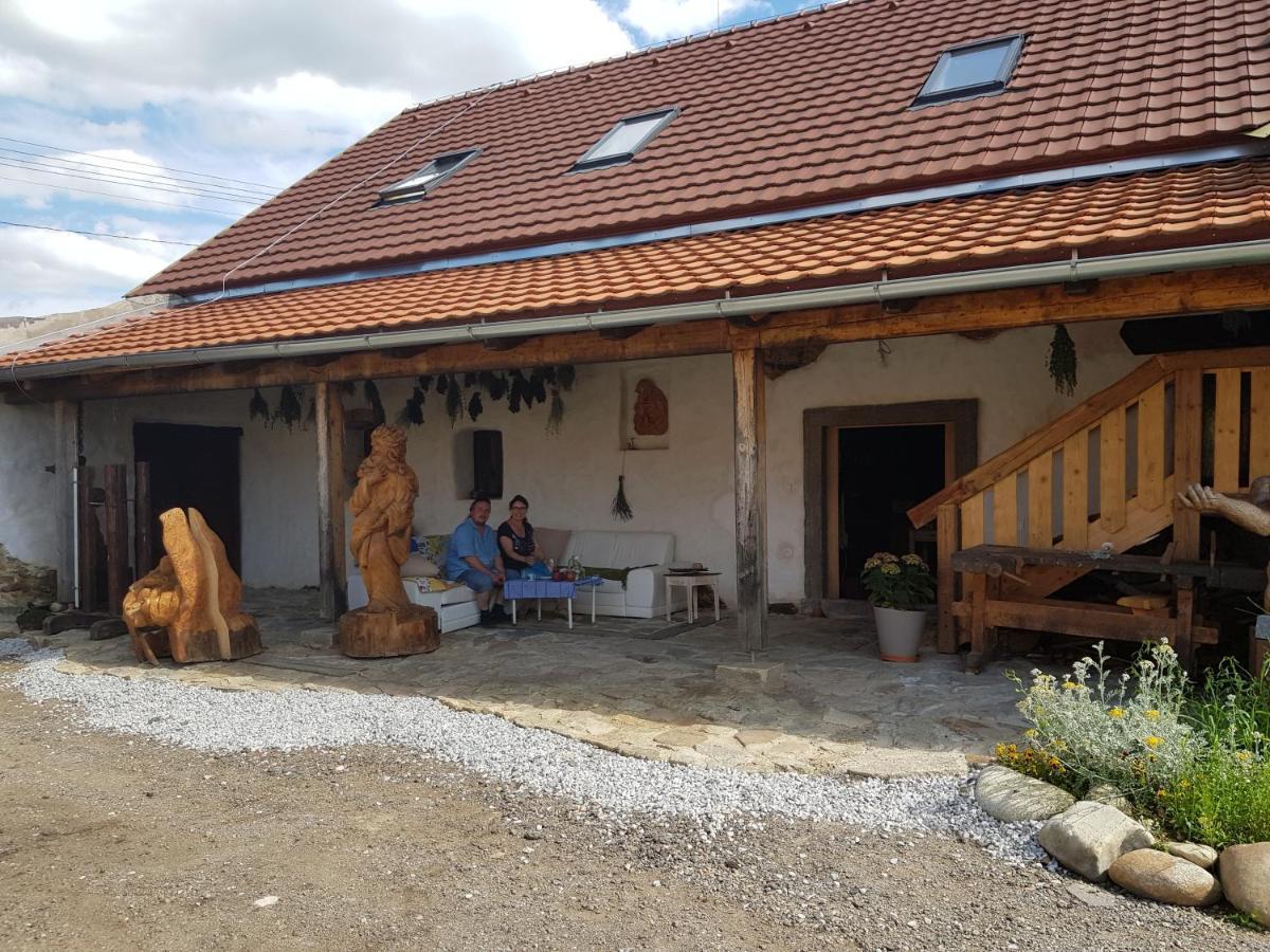 Ubytovani Agnes Jaronice Exterior photo