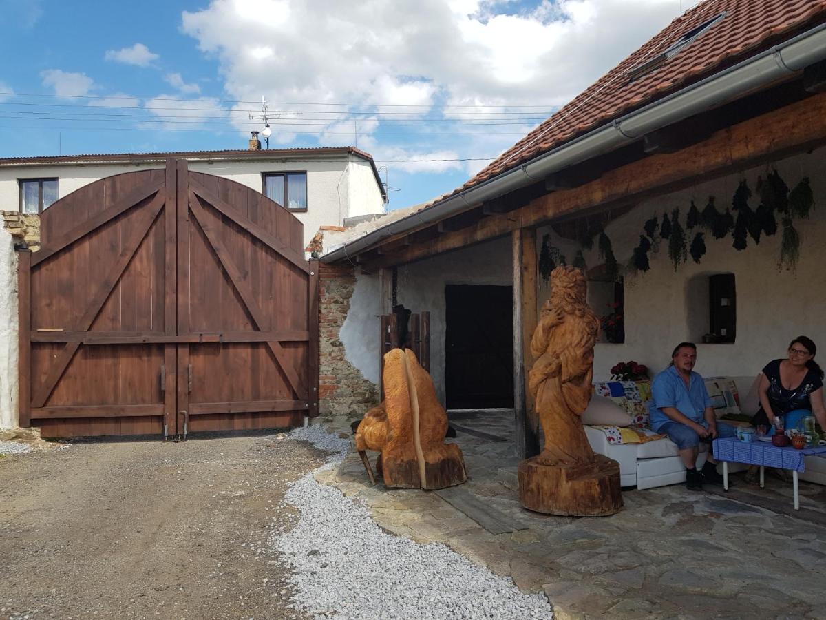 Ubytovani Agnes Jaronice Exterior photo